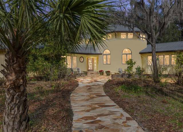 Property at 21115 SE 179th Pl, Hawthorne, FL 32640, 4 beds, 4.5 baths