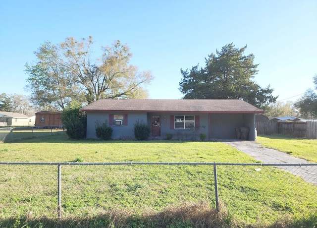 Property at 1040 NE 25th St, Ocala, FL 34470, 2 beds, 1 bath