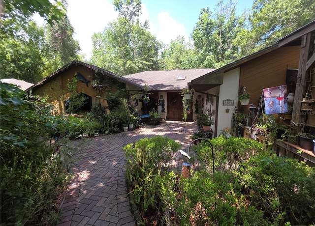 Property at 7323 Ray Browning Rd, Brooksville, FL 34601, 3 beds, 3 baths