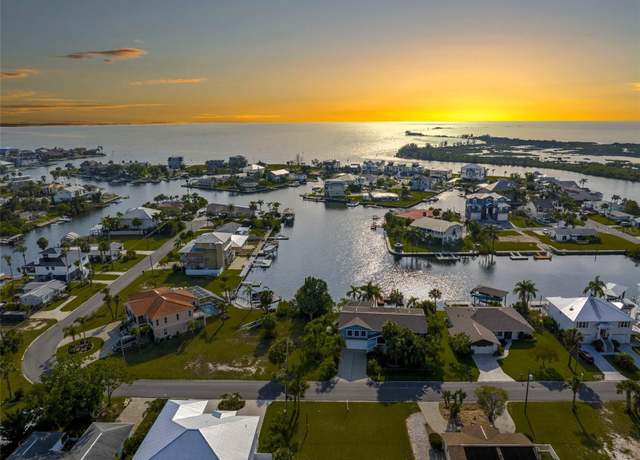 Property at 4523 Gulfstream Dr, Hernando Beach, FL 34607, 3 beds, 2 baths