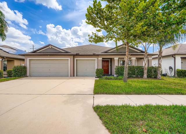 Property at 917 Timeless Moss Dr, Ruskin, FL 33570, 4 beds, 2.5 baths
