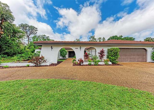 Property at 4860 Palm Aire Dr, Sarasota, FL 34243, 3 beds, 3 baths