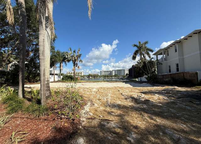 Property at 52 Sandpiper Rd, Tampa, FL 33609, 3 beds, 2 baths