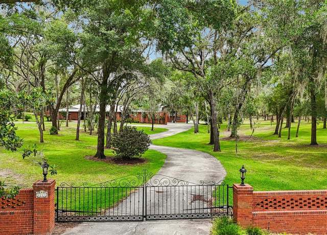 Property at 2221 Oak Hill Dr, Deland, FL 32720, 6 beds, 5.5 baths
