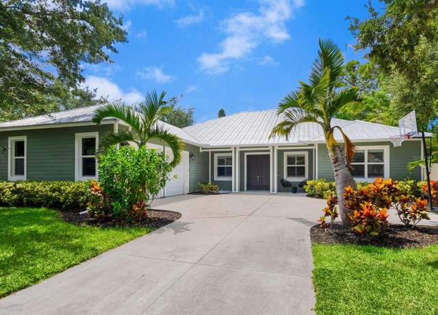 Property at 1760 Arlington St, Sarasota, FL 34239, 3 beds, 4 baths