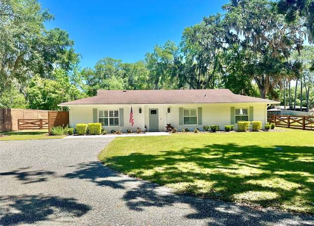 Property at 6203 West Blvd, Melrose, FL 32666, 3 beds, 2 baths