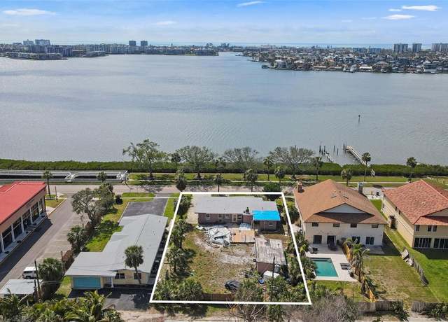 Property at 7075 Sunset Dr S, South Pasadena, FL 33707, 3 beds, 2 baths