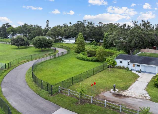 Property at 924 55th St S, Gulfport, FL 33707, 2 beds, 1 bath