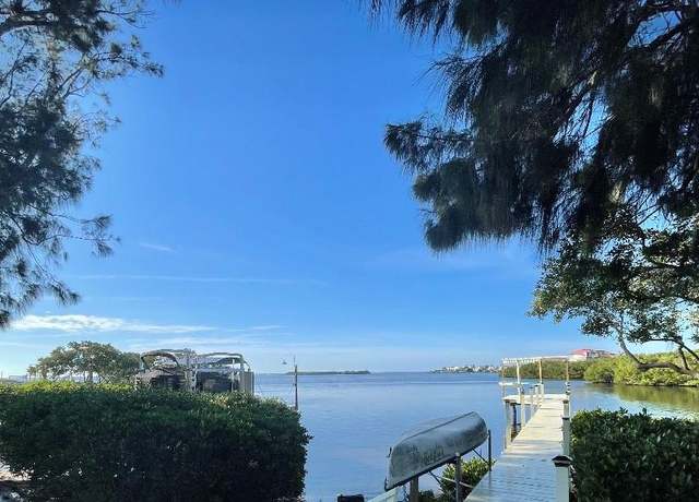 Property at 1624 Sea Breeze Dr, Tarpon Springs, FL 34689, 4 beds, 2 baths