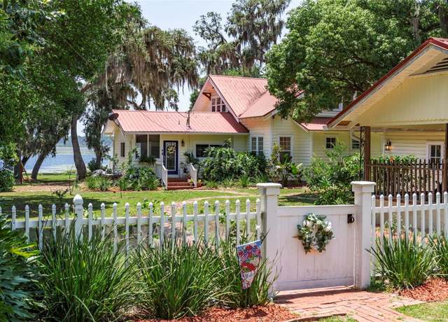 Property at 561 SE Lakeview Dr, Keystone Heights, FL 32656, 5 beds, 4 baths