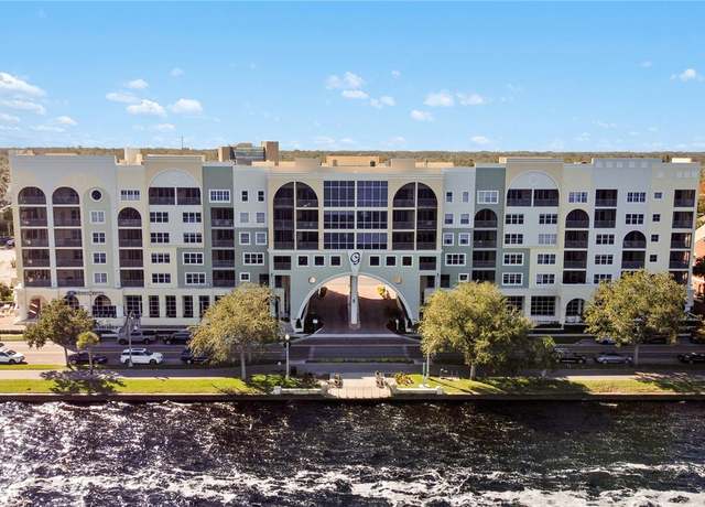 Property at 225 W Seminole Blvd #206, Sanford, FL 32771, 1 bed, 2 baths