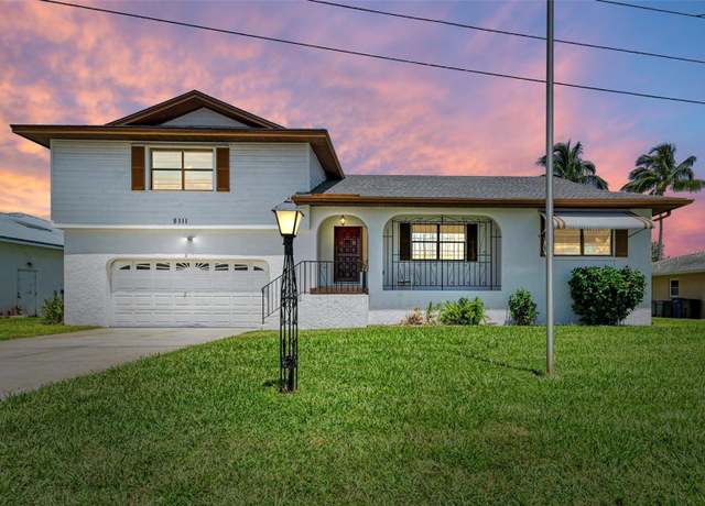 Property at 5111 Coral Blvd, Bradenton, FL 34210, 3 beds, 2.5 baths