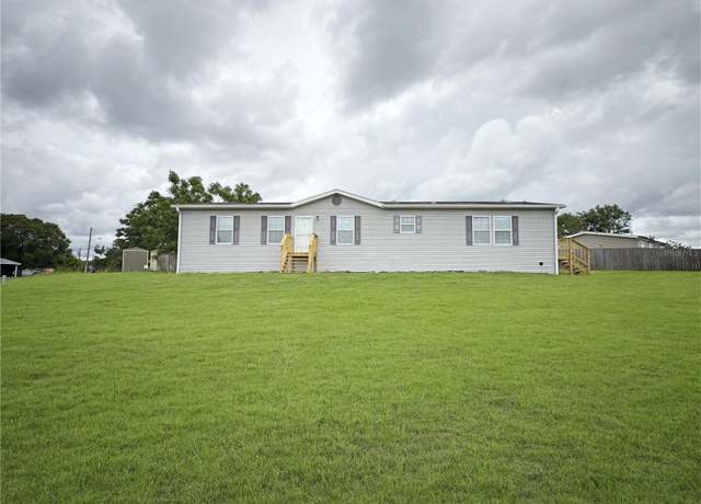 Property at 14430 SE 61st Ave, Summerfield, FL 34491, 3 beds, 2 baths