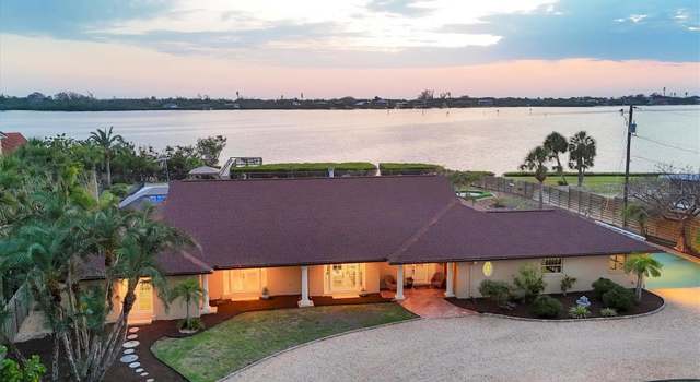 Photo of 1275 Bayshore Dr, Englewood, FL 34223