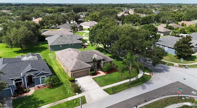 Photo of 2803 Abbey Grove Dr, Valrico, FL 33594