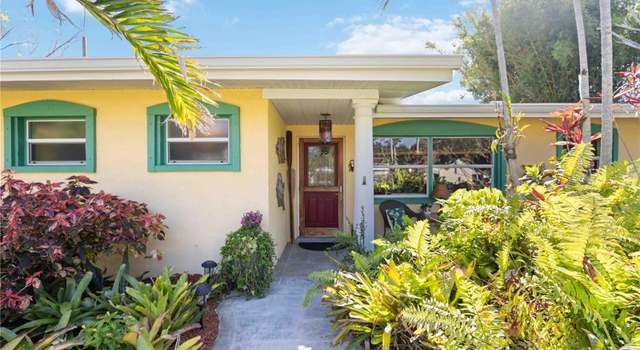 Photo of 610 Poinsettia Rd, Nokomis, FL 34275