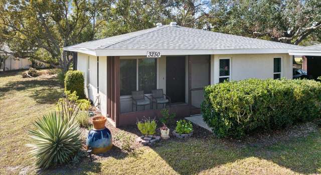 Photo of 3250 Ramblewood Cir, Sarasota, FL 34237