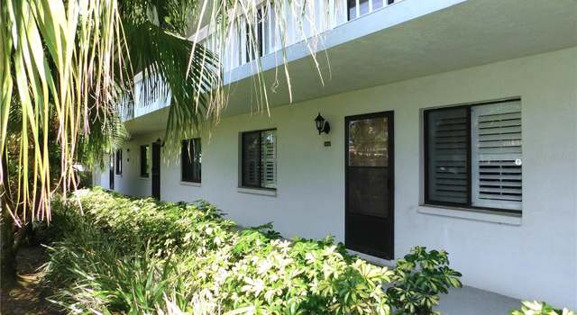 Photo of 111 Lakeview Pl, Oldsmar, FL 34677