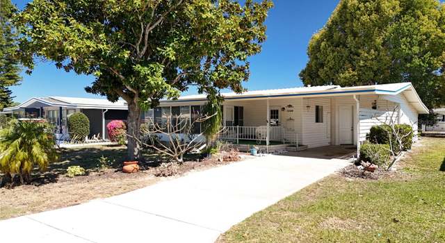 Photo of 1340 Elkhart Cir, Tavares, FL 32778