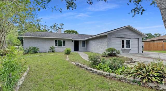 Photo of 1237 Oak Valley Dr, Seffner, FL 33584