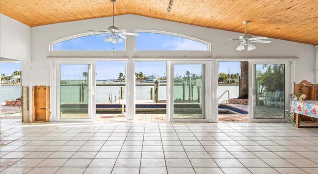 Photo of 16124 4th St E, Redington Beach, FL 33708