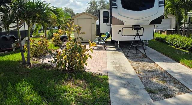 Photo of 2938 Par Dr #200, Bowling Green, FL 33834