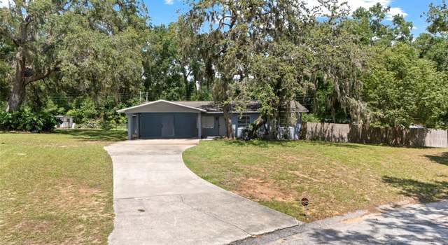 Photo of 12412 Lakeview Dr, Dade City, FL 33525