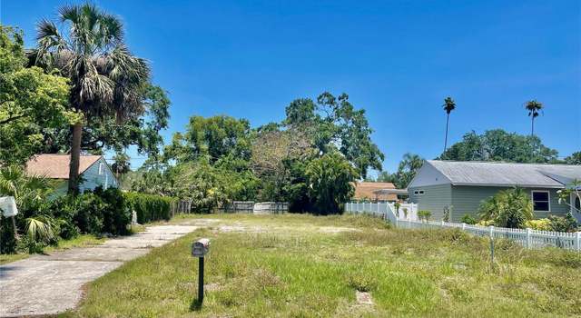 Photo of 460 Hibiscus Ln N, Dunedin, FL 34698