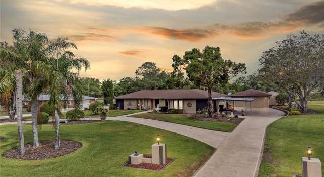 Photo of 8947 Oakwood Dr, Lake Wales, FL 33898