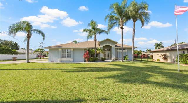 Photo of 513 Wildwood Pkwy, Cape Coral, FL 33904