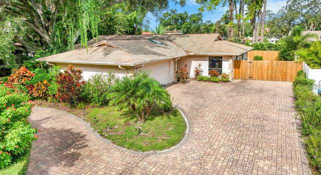 Photo of 13304 Meadowwood Ct, Tampa, FL 33618