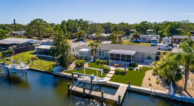 Photo of 9301 Sun Isle Dr NE, Saint Petersburg, FL 33702