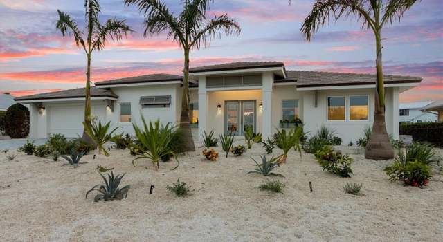 Photo of 605 Ivanhoe Ln, Holmes Beach, FL 34217