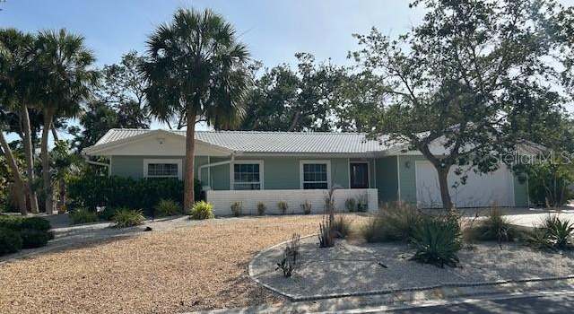 Photo of 630 Venice Ln, Sarasota, FL 34242