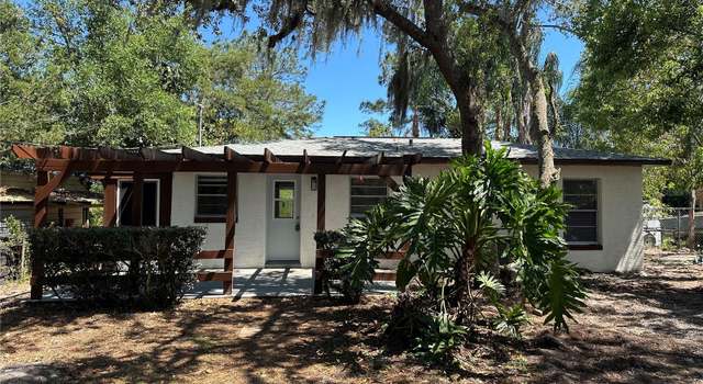 Photo of 2520 Park Lake Dr, Deland, FL 32724