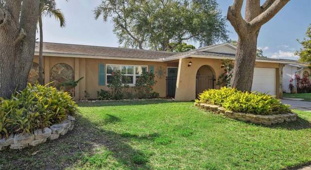 Photo of 8350 Monarch Cir, Seminole, FL 33772
