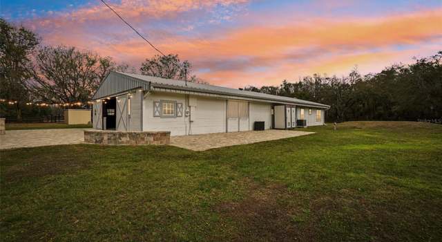 Photo of 2040 Underwood Ln, Zephyrhills, FL 33540