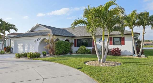 Photo of 1300 Lucaya Ave, Venice, FL 34285