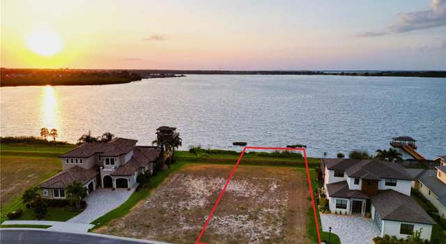 Photo of 535 Adams View Ln, Auburndale, FL 33823
