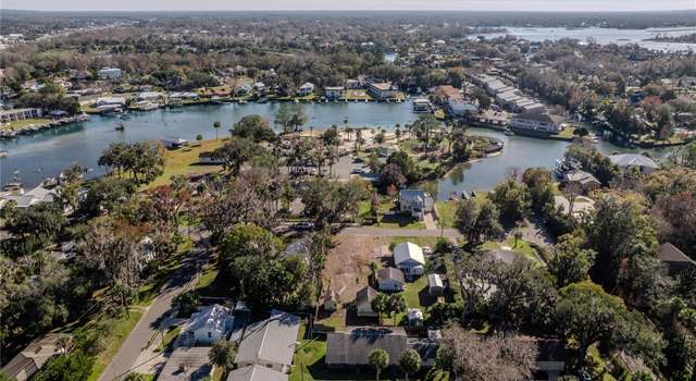 Photo of 27 NE 2nd St, Crystal River, FL 34429