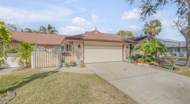 Photo of 28 Lake Fairgreen Cir, New Smyrna Beach, FL 32168