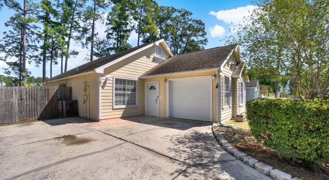 Photo of 182 Edgewater Cir, Sanford, FL 32773
