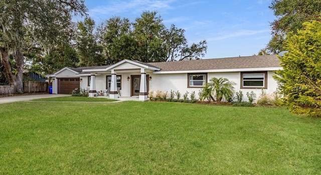 Photo of 1001 Michelle Ct, Tavares, FL 32778