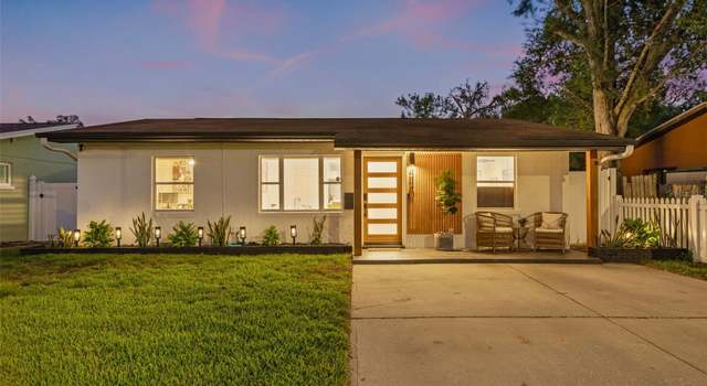 Photo of 550 Northmoor Ave N, St Petersburg, FL 33702