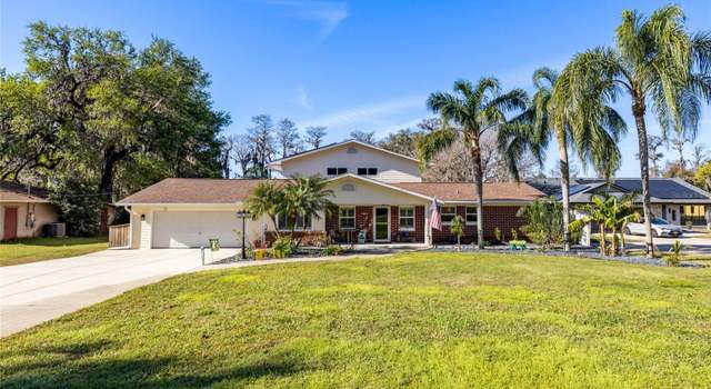 Photo of 36329 Clear Lake Dr, Eustis, FL 32736