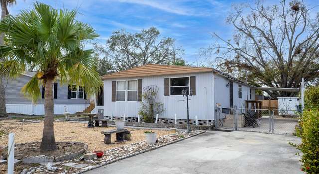 Photo of 5254 Yellow Pine St N, St Petersburg, FL 33709