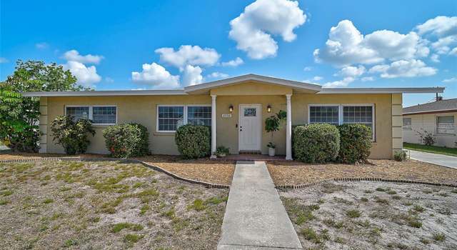 Photo of 2708 27th Avenue Dr W, Bradenton, FL 34205