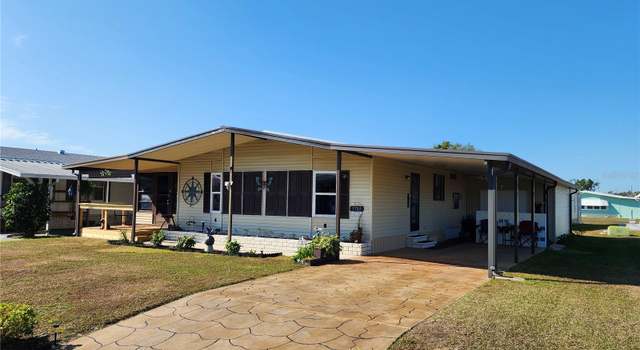 Photo of 5703 Pawnee St, Zephyrhills, FL 33542