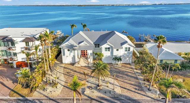 Photo of 635 Key Royale Dr, Holmes Beach, FL 34217