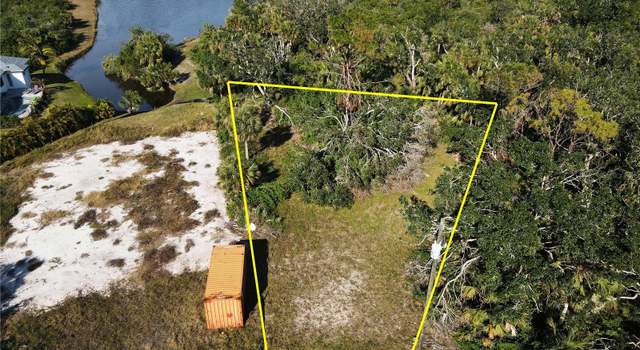 Photo of 132 Hunter Rd, Rotonda West, FL 33947